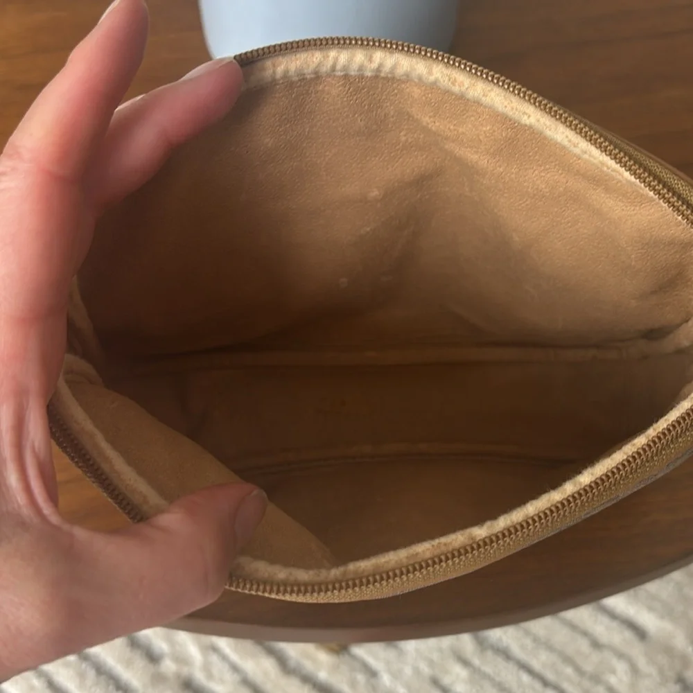 Authentic Vntg. Micro GG GUCCI tan coated canvas clutch bag cosmetics (8” x 6”) - Picture 7 of 8